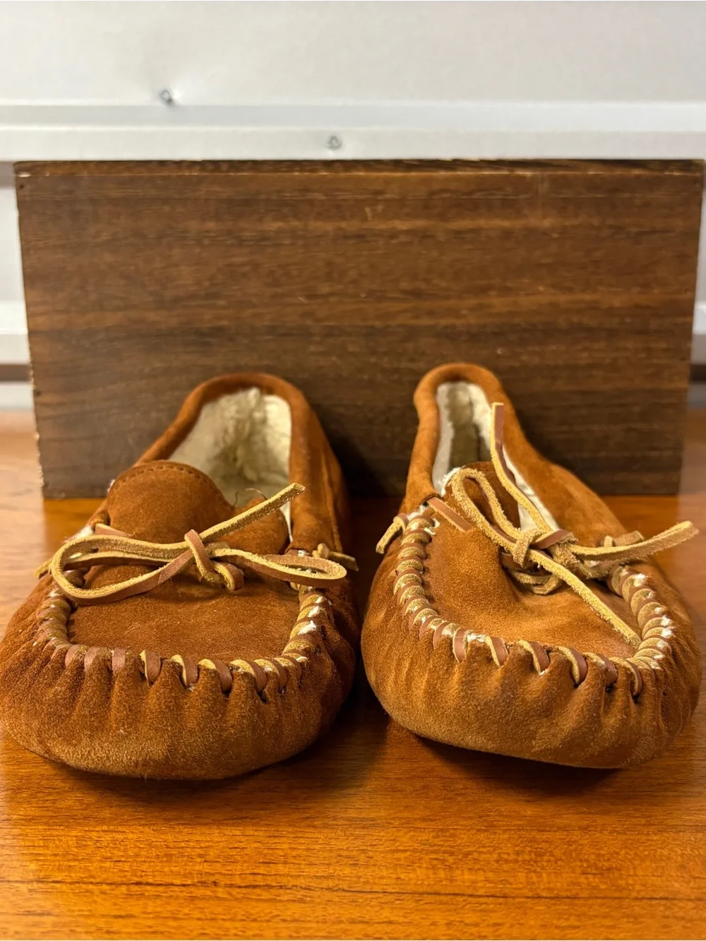 Minnetonka men brown